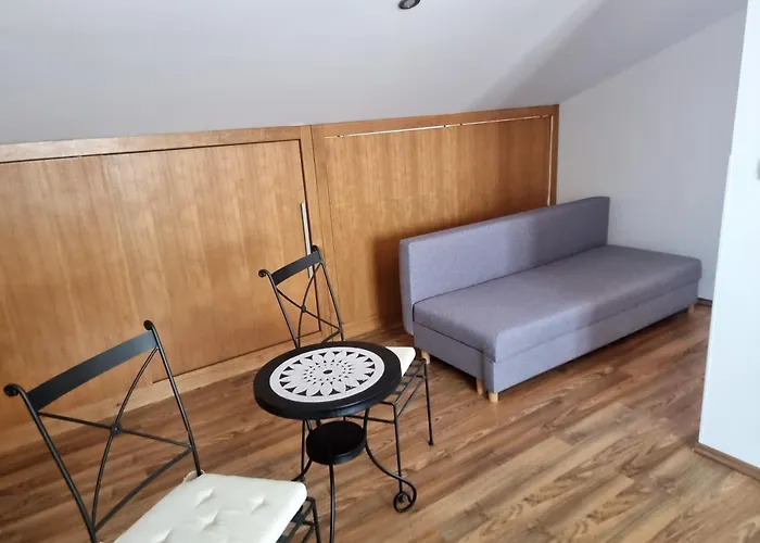 Tirza Apartmán *